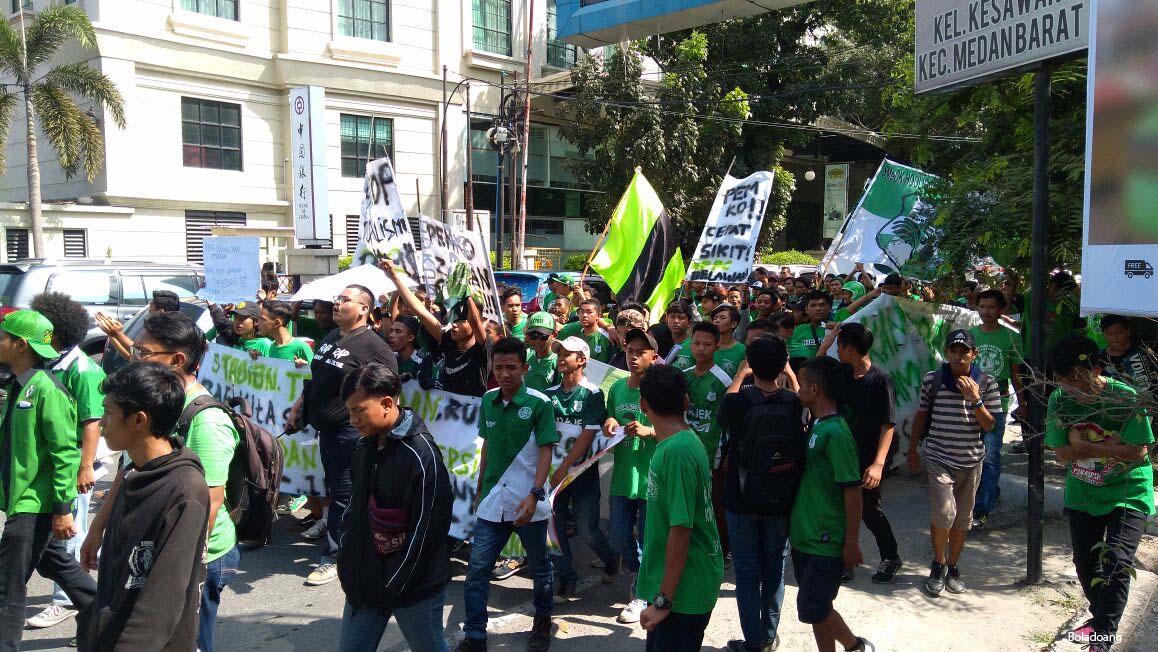 Ribuan Suporter Demo, Wali Kota Medan Janji Rampungkan Renovasi Stadion Teladan